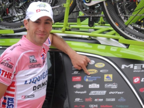 Vincenzo-Nibali-in-maglia-rosa2010