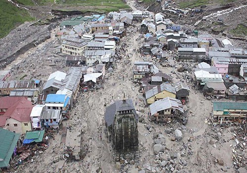 Tempio di Kedarnath dopo il disastro