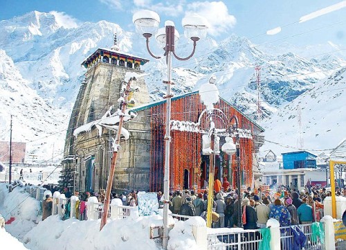 Tempio di Kedarnath inverno