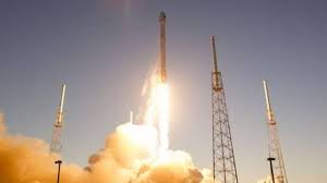 La SpaceX lancia in orbita il Deep Space Climate Observatory