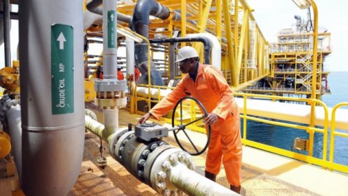 Nigeria in crescita ma relativa - Gli esportatori di petrolio come la Nigeria sono stati colpiti dal calo dei prezzi delle materie prime