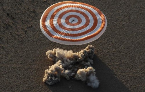 Atterrata la navicella di rientro Soyuz MS-05 Landing in Zhezkazgan, Kazakhstan