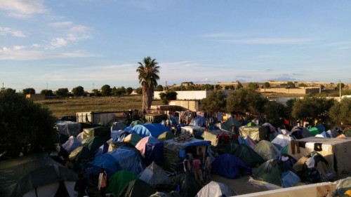 CampobelloCop il ghetto - Migranti e caporalato in Sicilia - Cosa Vostra